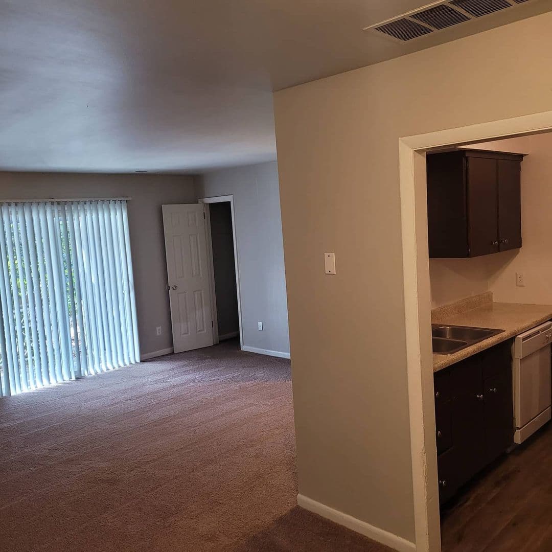Plainfield Apartment: 890 Ridgewood Drive