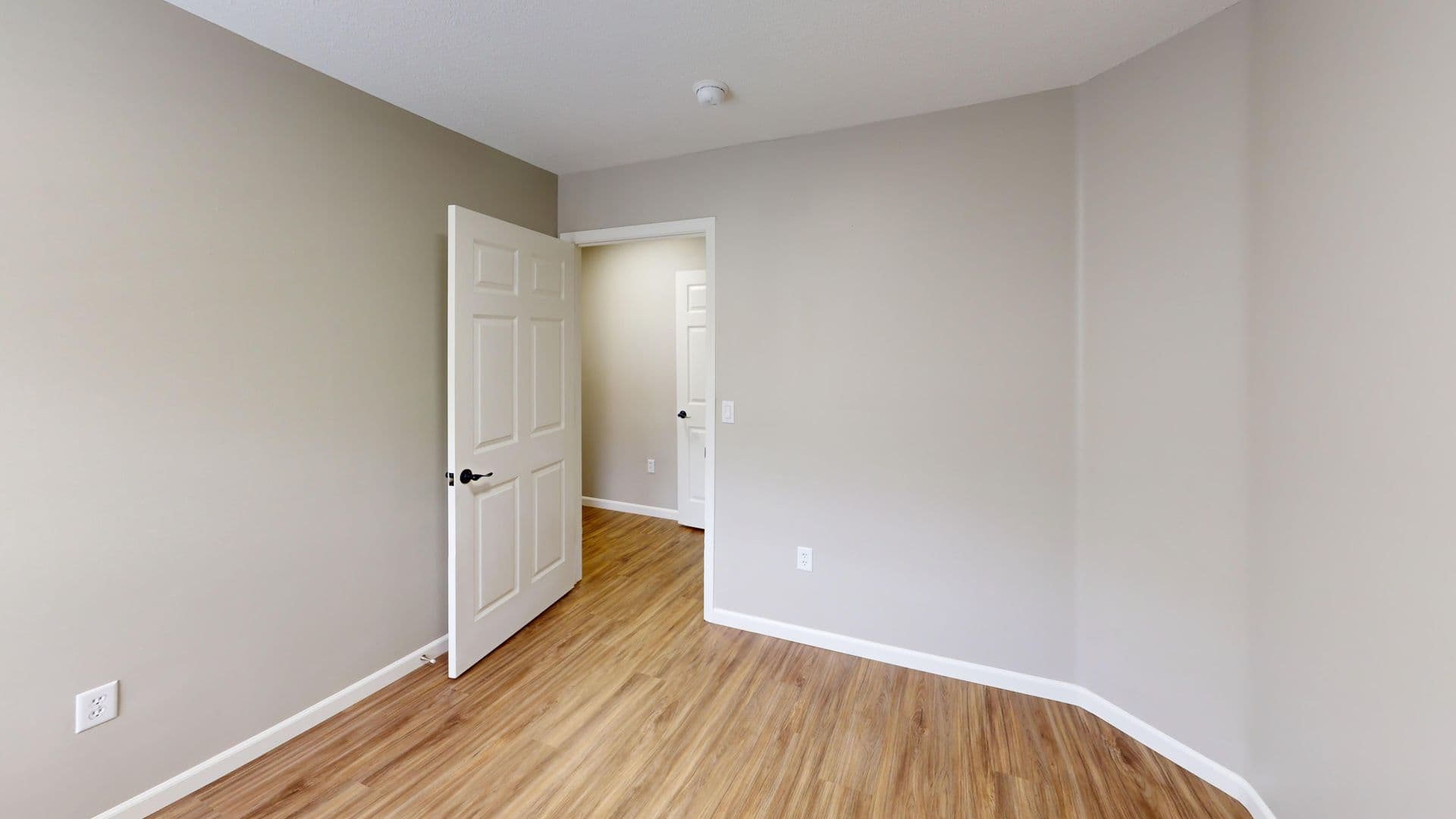 Elwood Apartment: 239 N 13th St