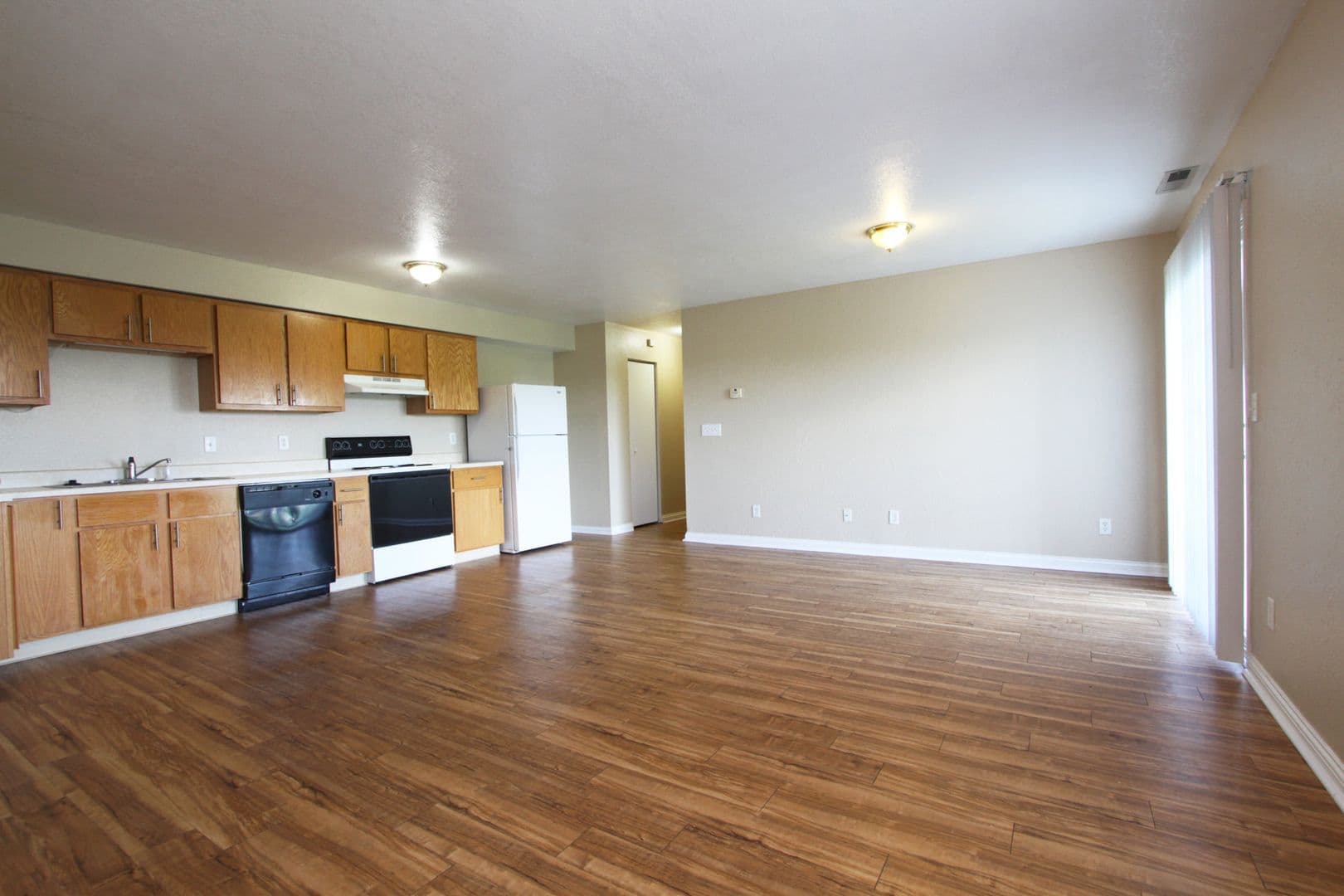 Muncie Apartment: 4000 N Walnut St