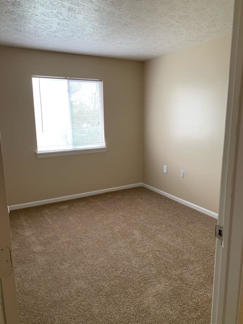 Muncie Apartment: 125 E Oldfield Ln