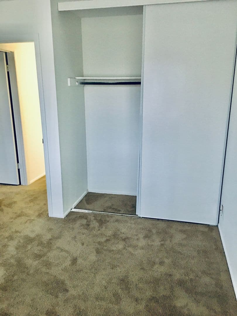 Anderson Apartment: 4325 S Madison Ave