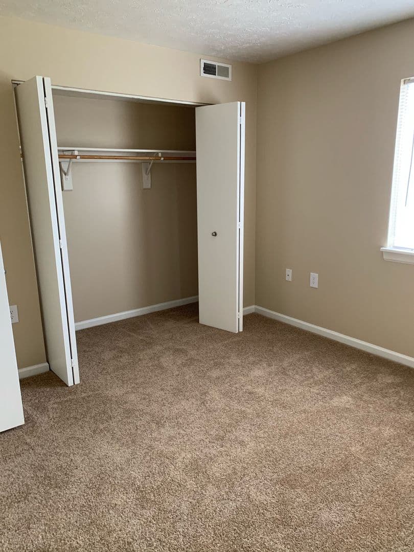 Muncie Apartment: 125 E Oldfield Ln
