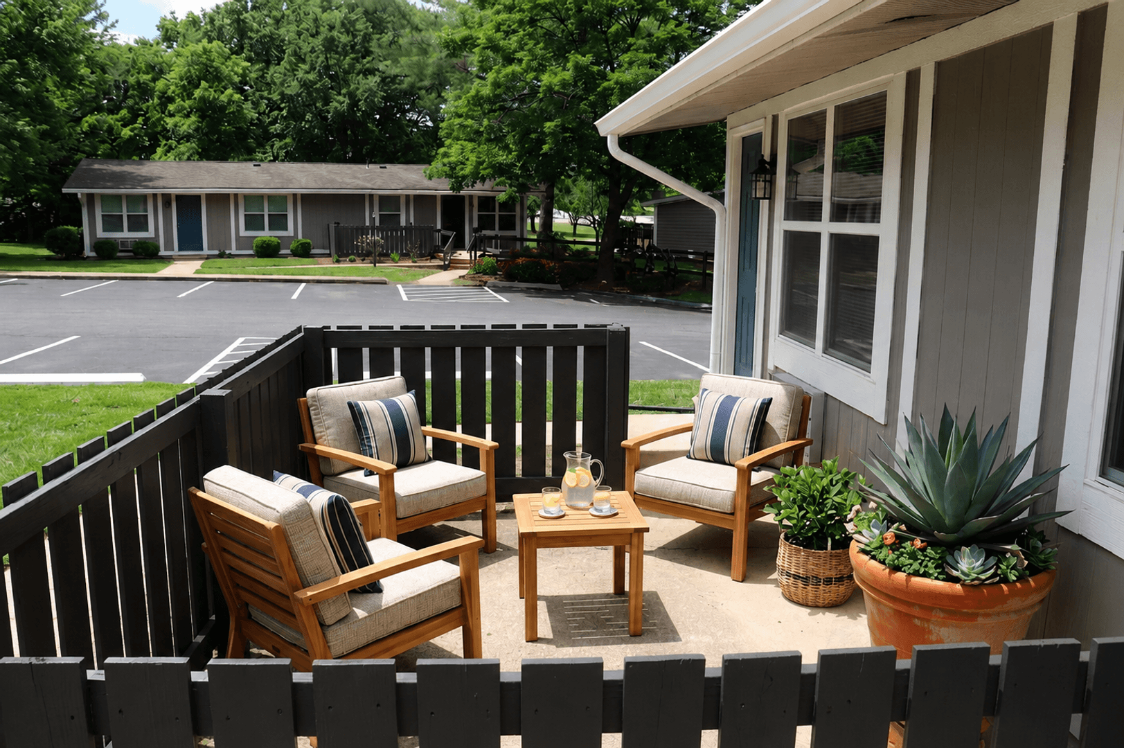 Muncie Apartment: 4049 N Everett Rd #A