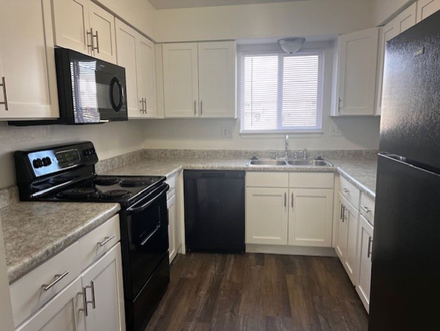 Anderson Apartment: 4325 S Madison Ave