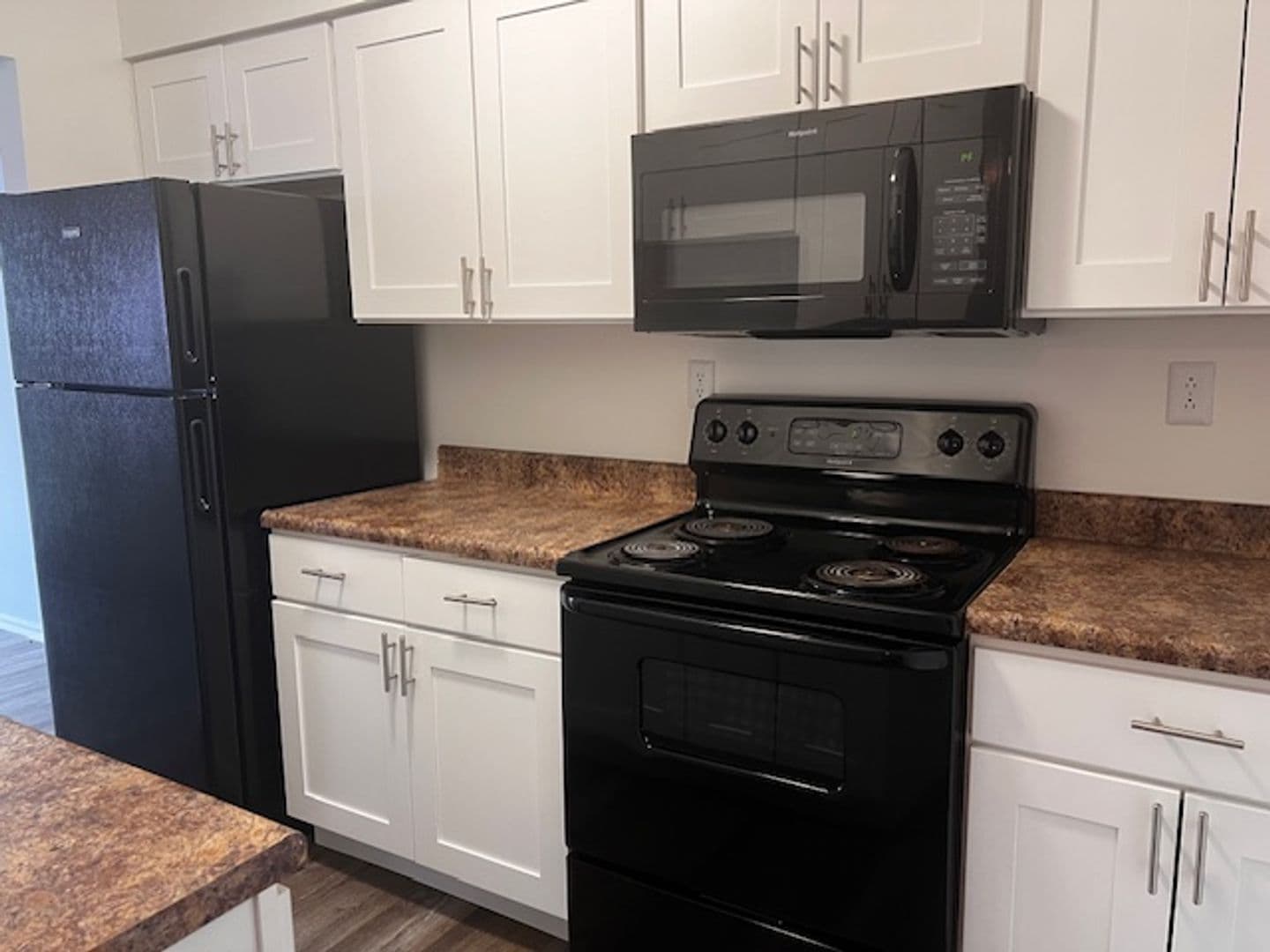 Anderson Apartment: 4325 S Madison Ave