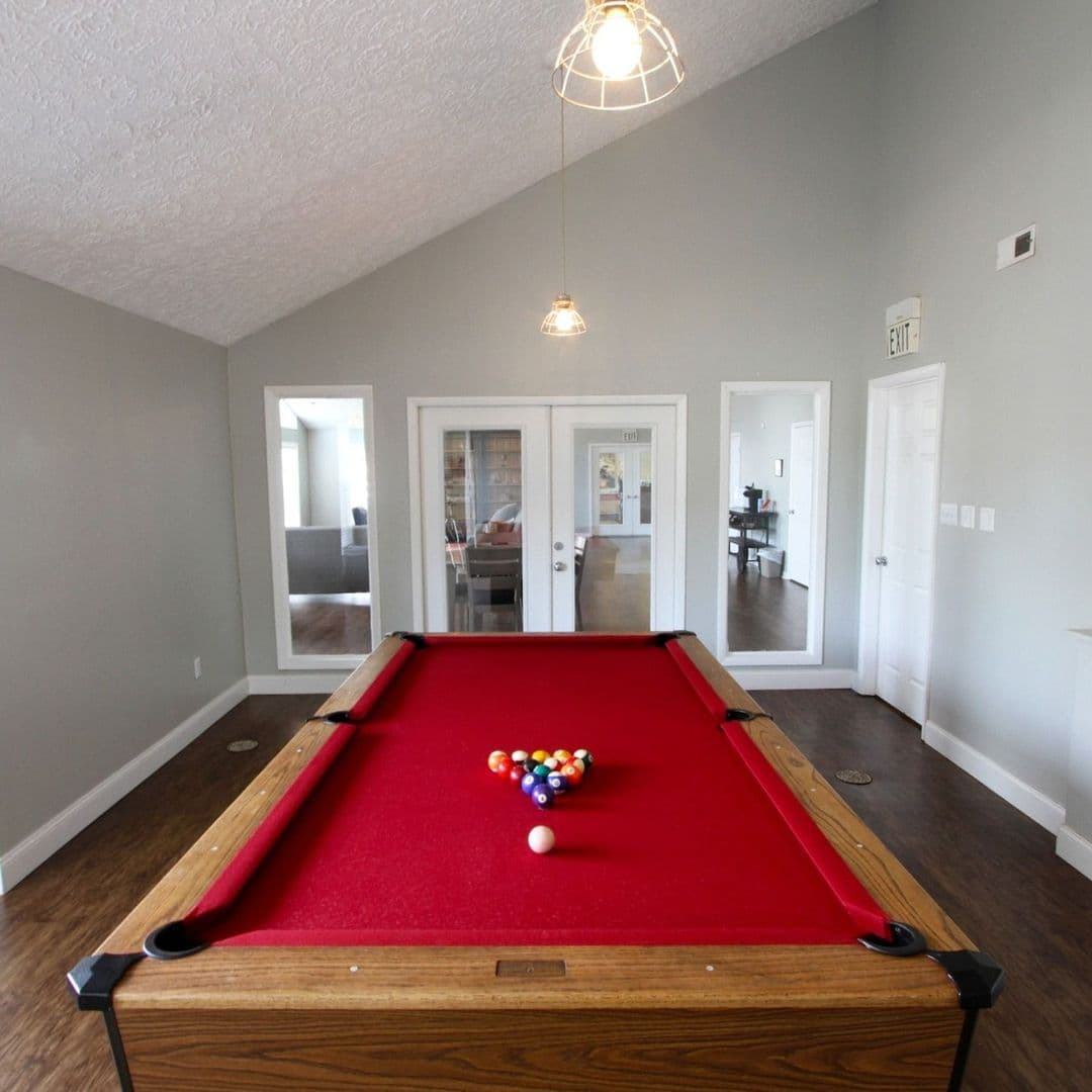 Anderson Apartment: 1711 Lakeshore Drive