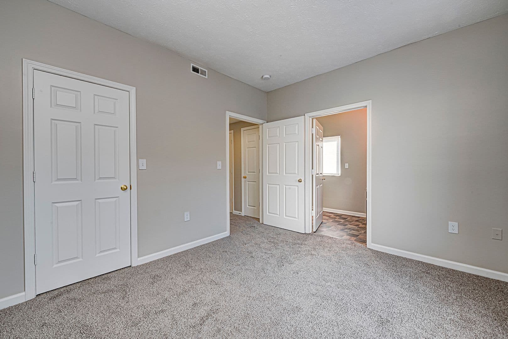 Greenwood Apartment: 614 Park Madison Dr