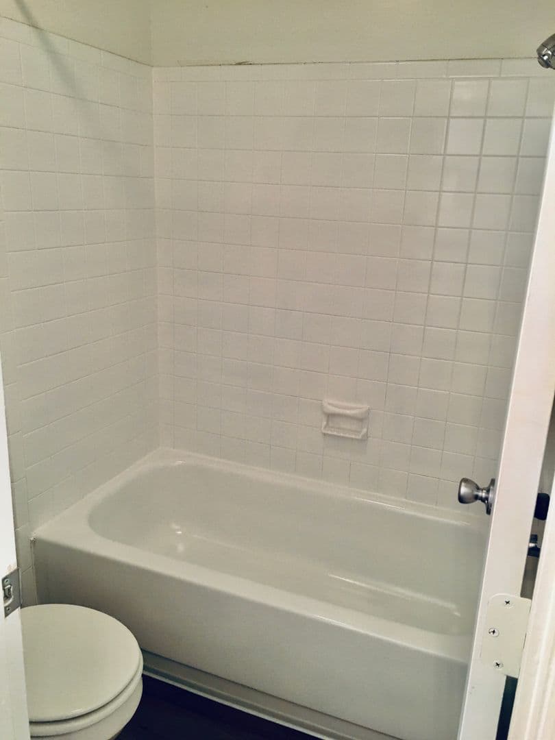 Anderson Apartment: 4325 S Madison Ave