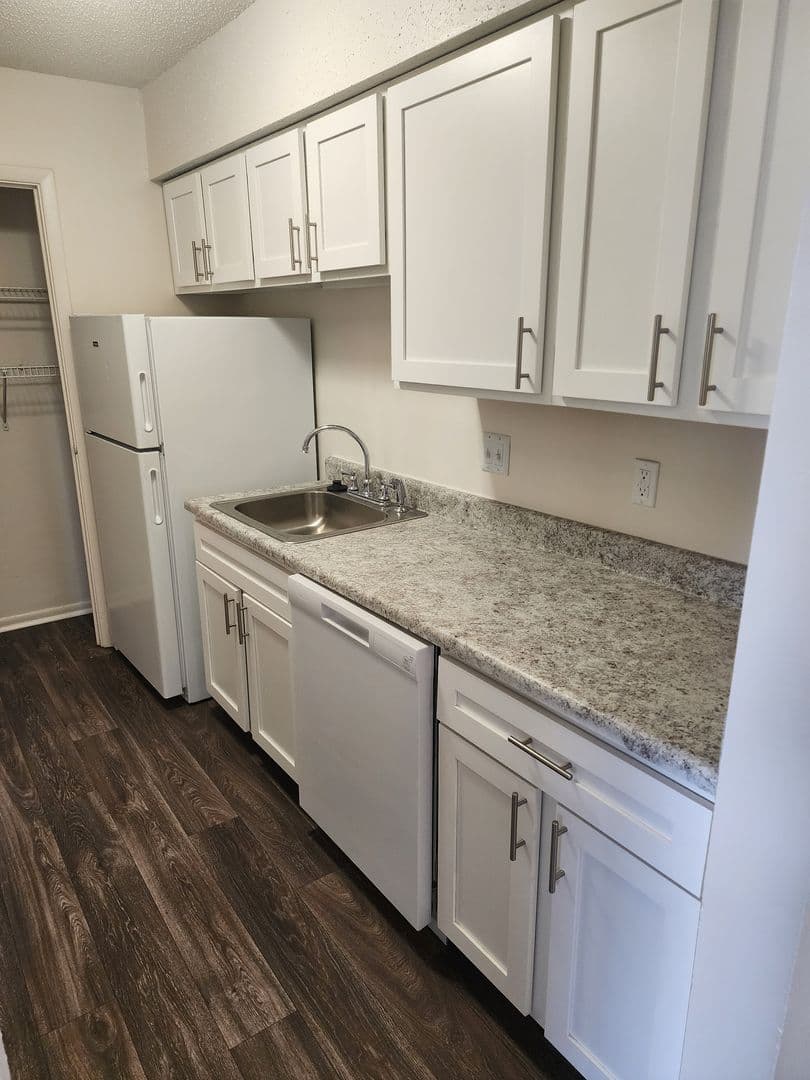 Lafayette Apartment: 100 Tonto Trail