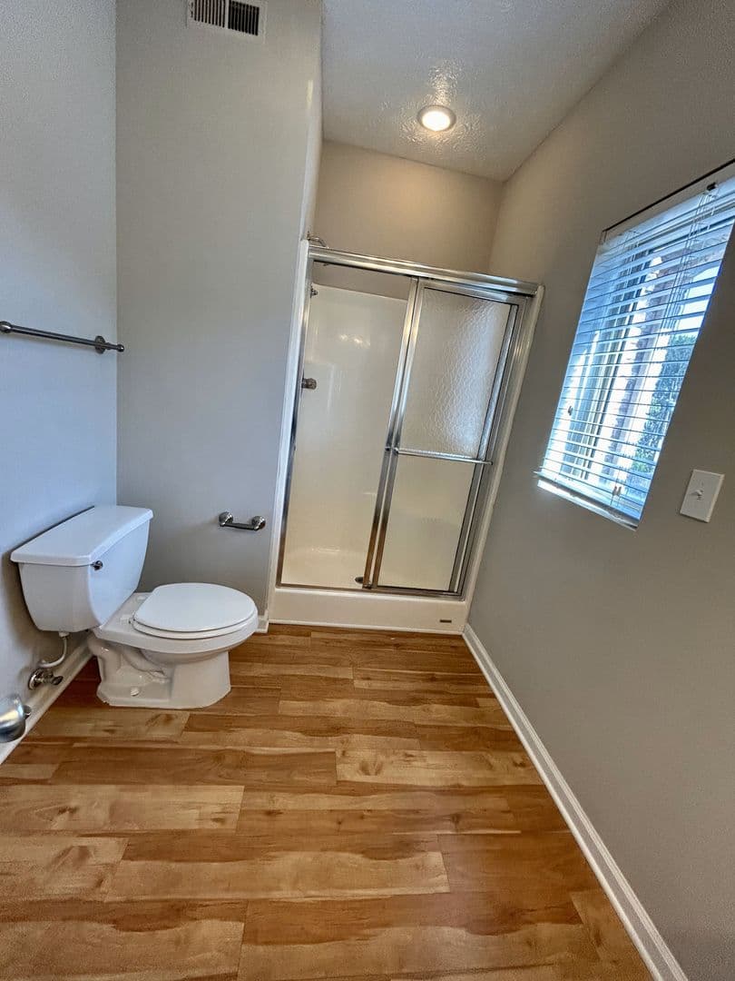 Greenwood Apartment: 614 Park Madison Dr