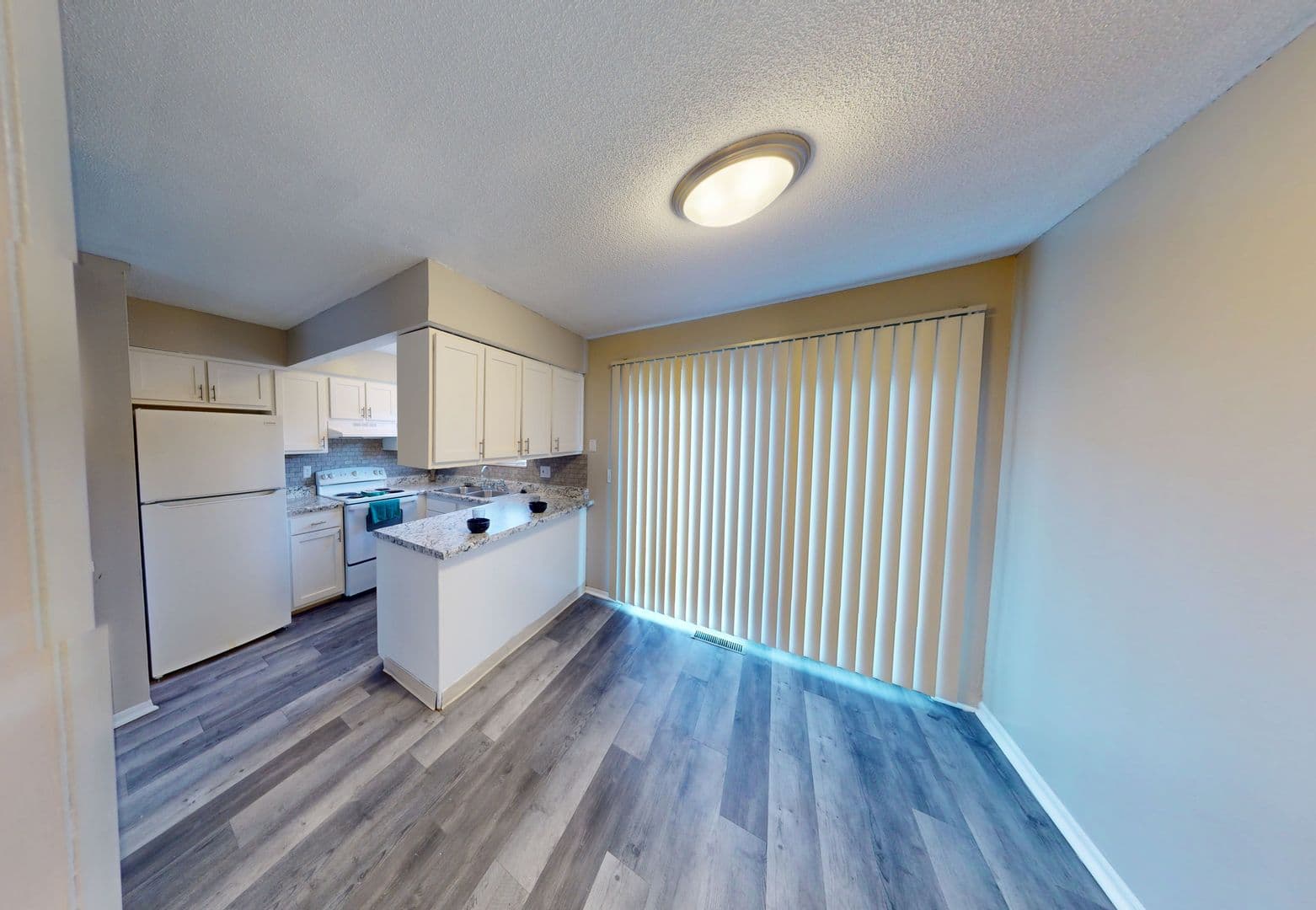 Muncie Apartment: 5124 W Canterbury Dr