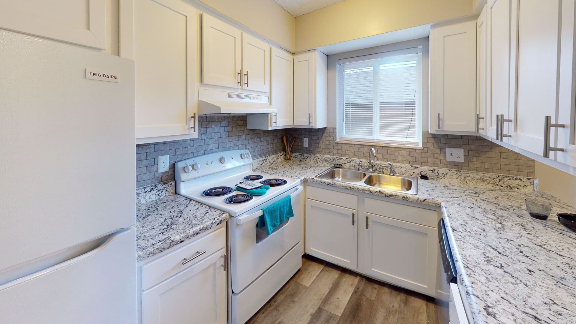 Muncie Apartment: 5124 W Canterbury Dr