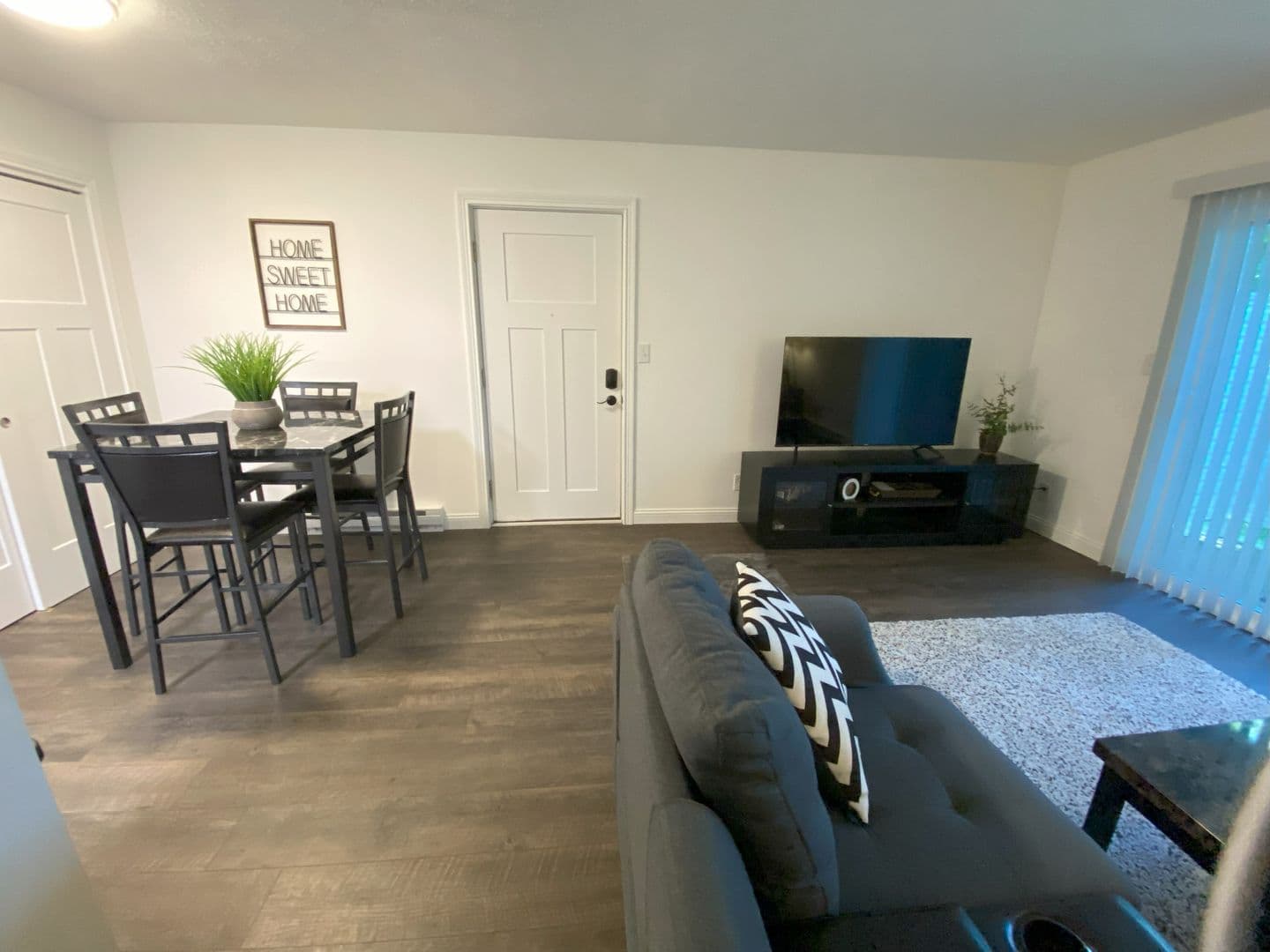 Lafayette Apartment: 2450 Earl Ave