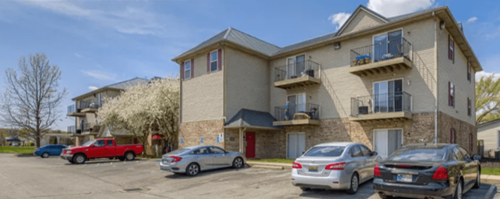 Lafayette Apartment: 2025 Greenbush Street