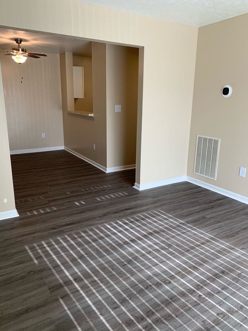 Muncie Apartment: 125 E Oldfield Ln