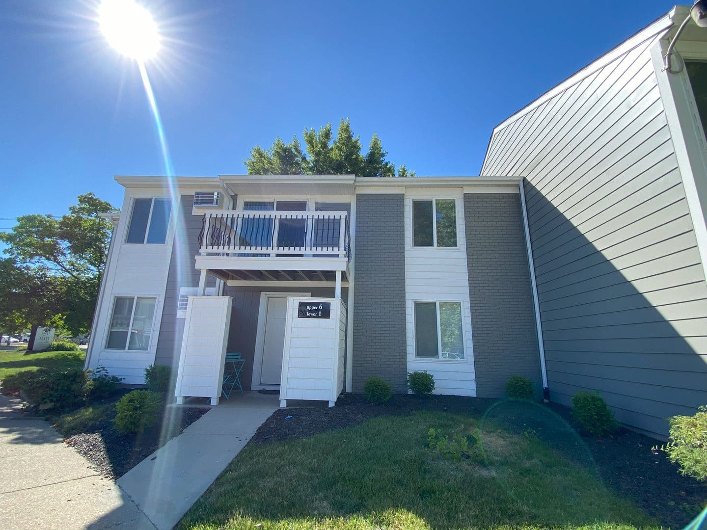Lafayette Apartment: 2450 Earl Ave