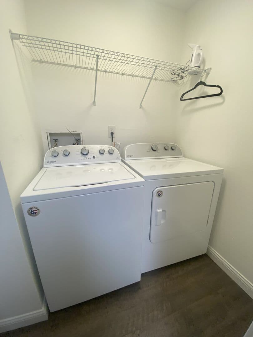 Lafayette Apartment: 2450 Earl Ave
