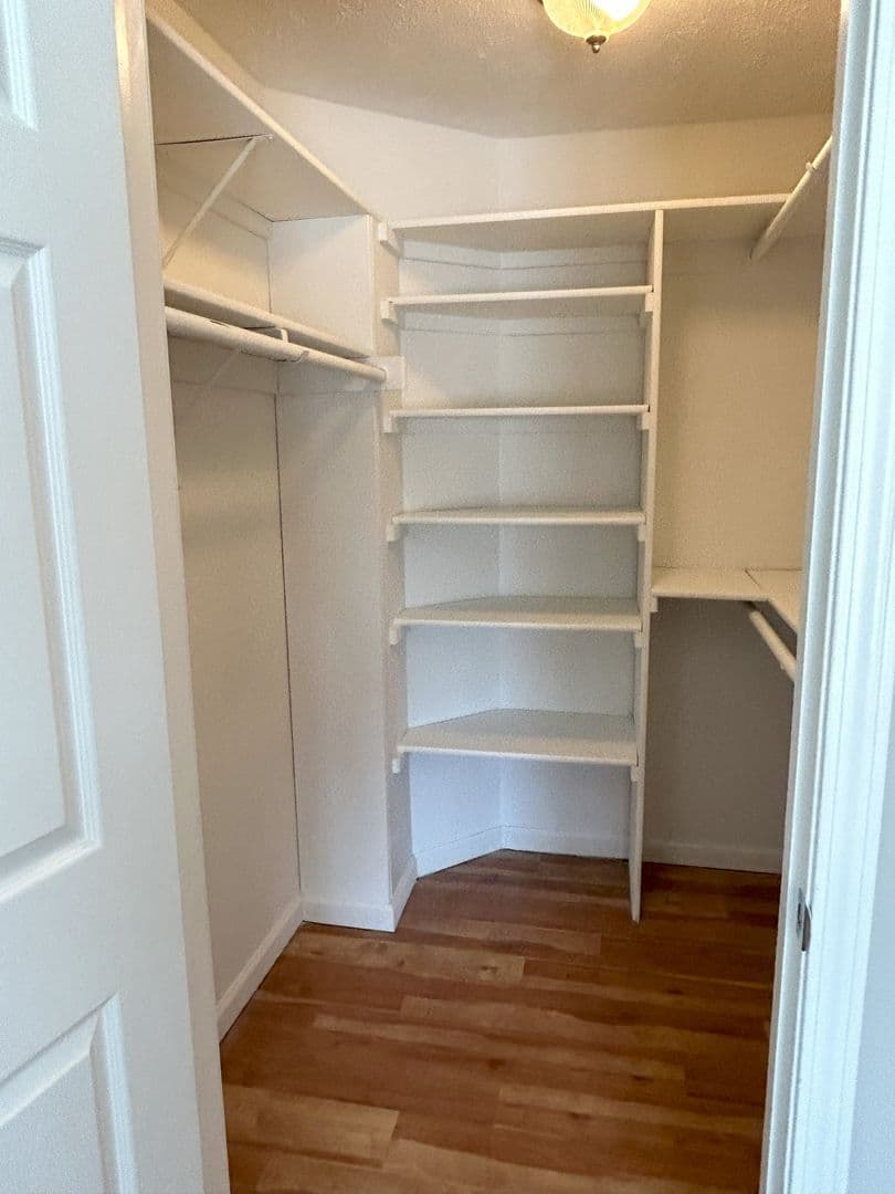 Greenwood Apartment: 614 Park Madison Dr