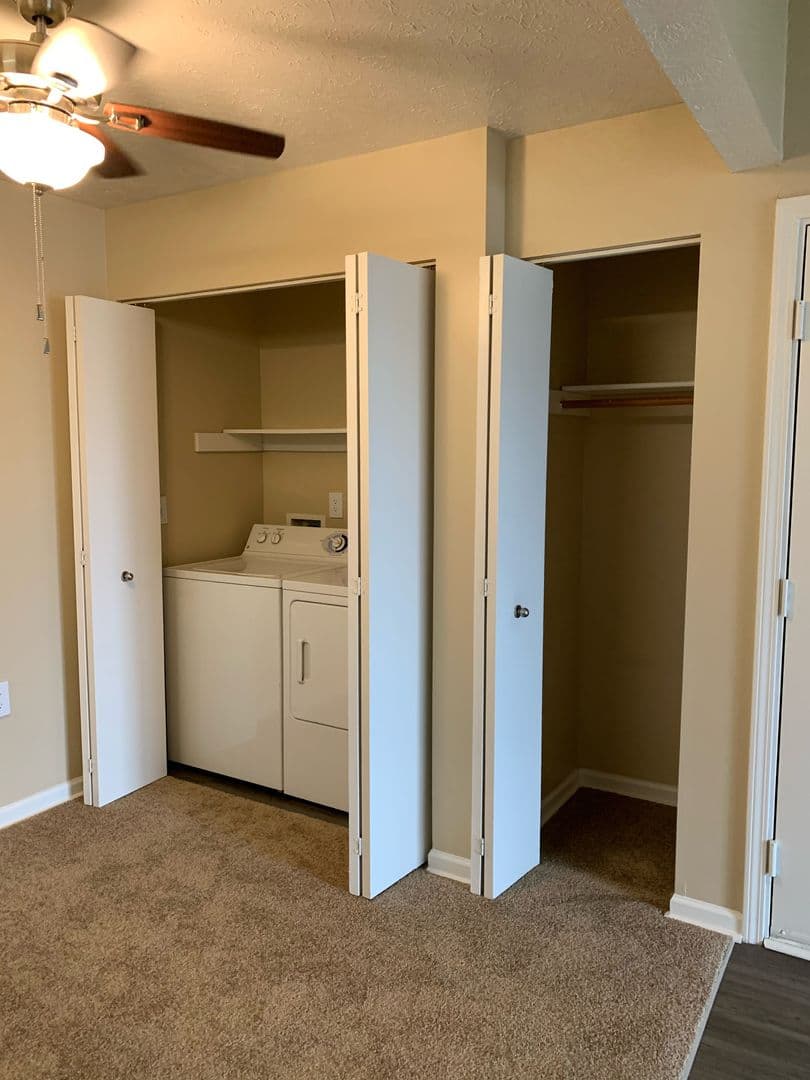 Muncie Apartment: 125 E Oldfield Ln