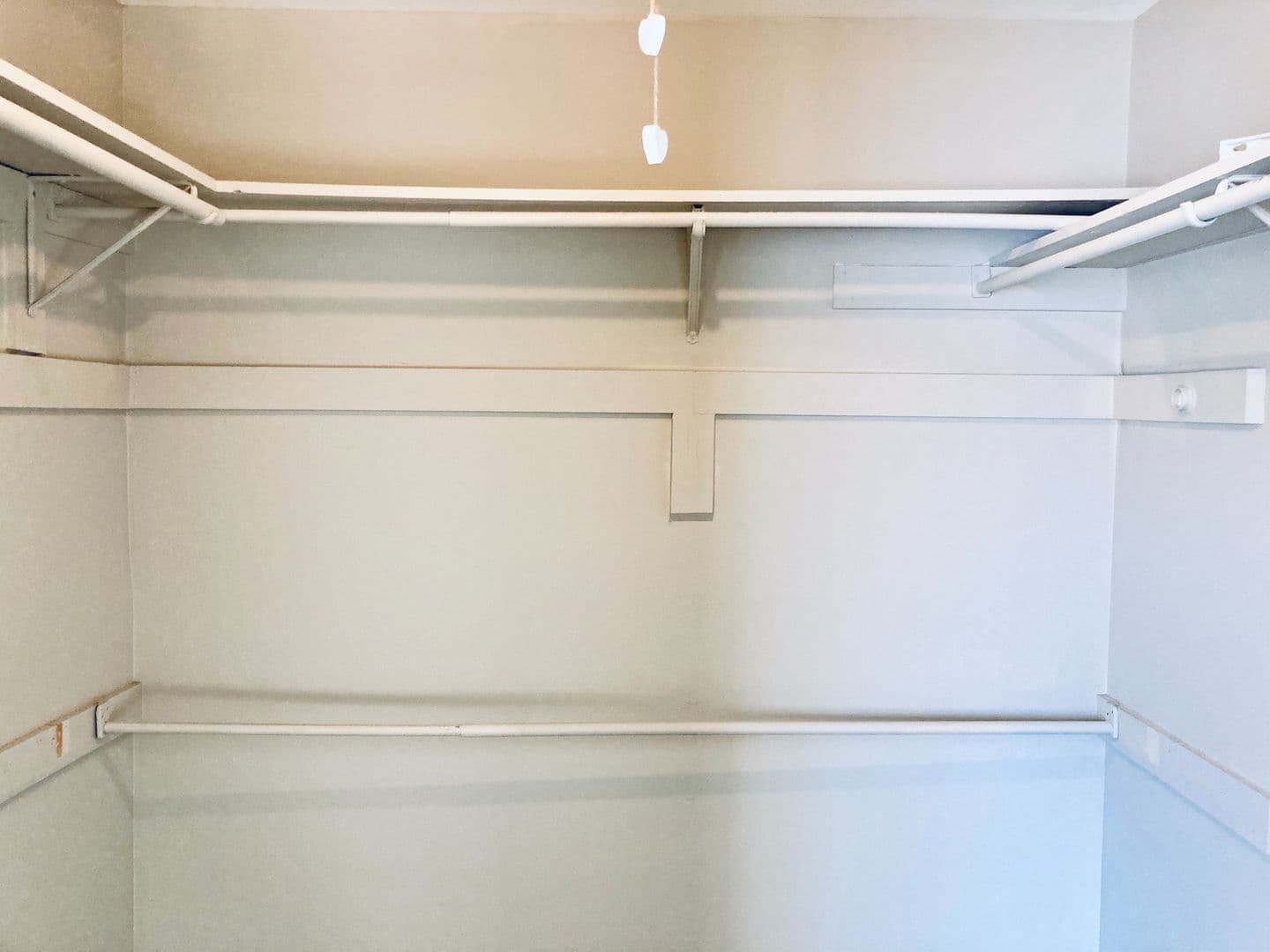Anderson Apartment: 4325 S Madison Ave