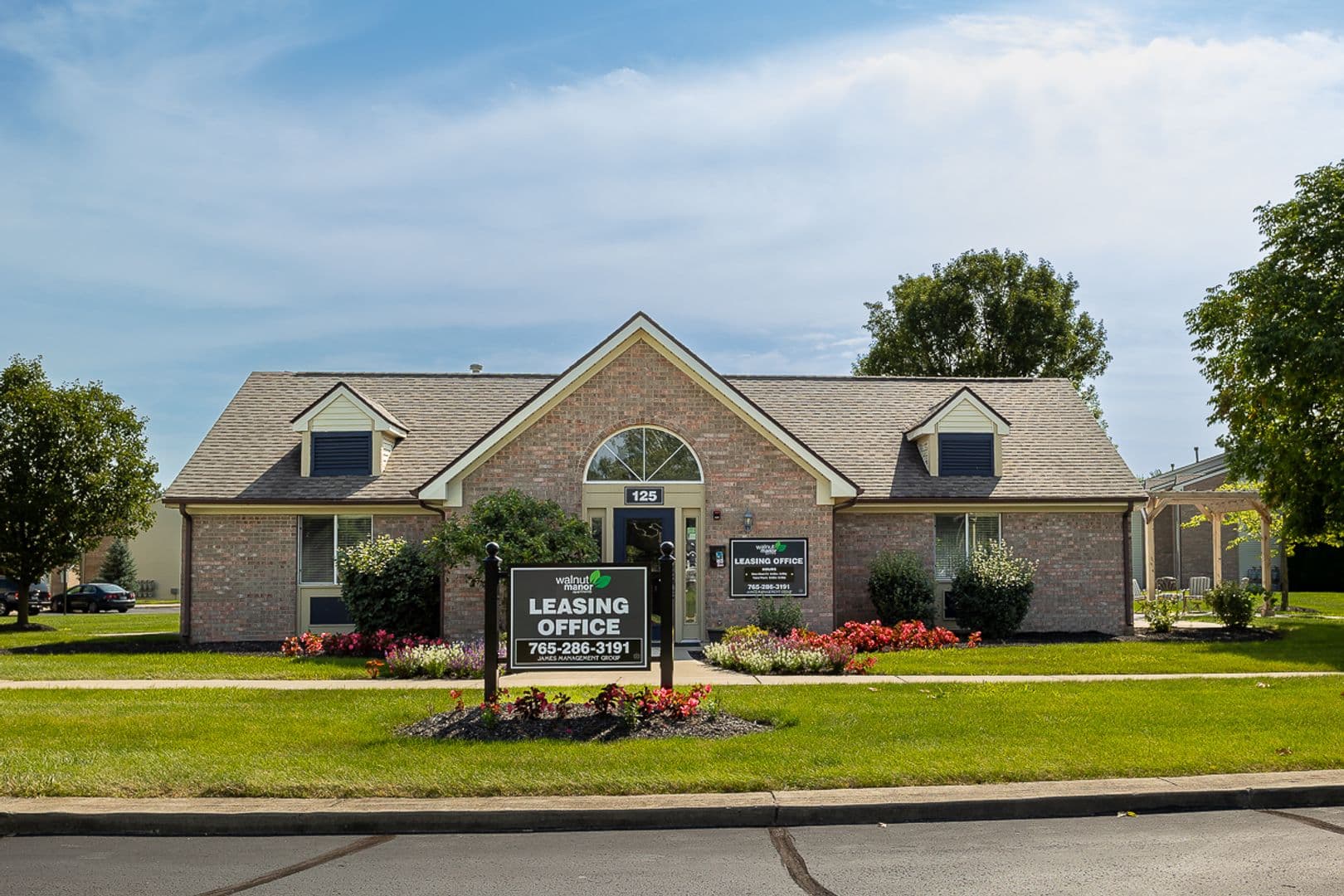 Muncie Apartment: 125 E Oldfield Ln