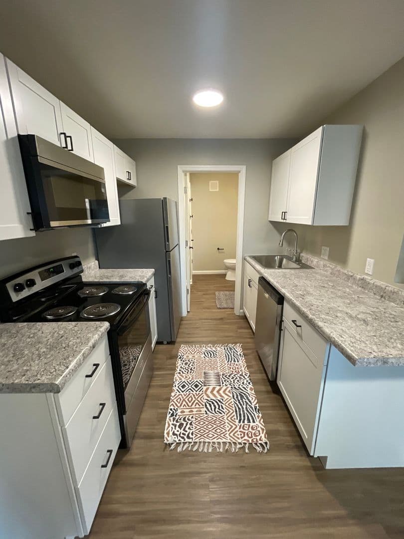Elwood Apartment: 239 N 13th St