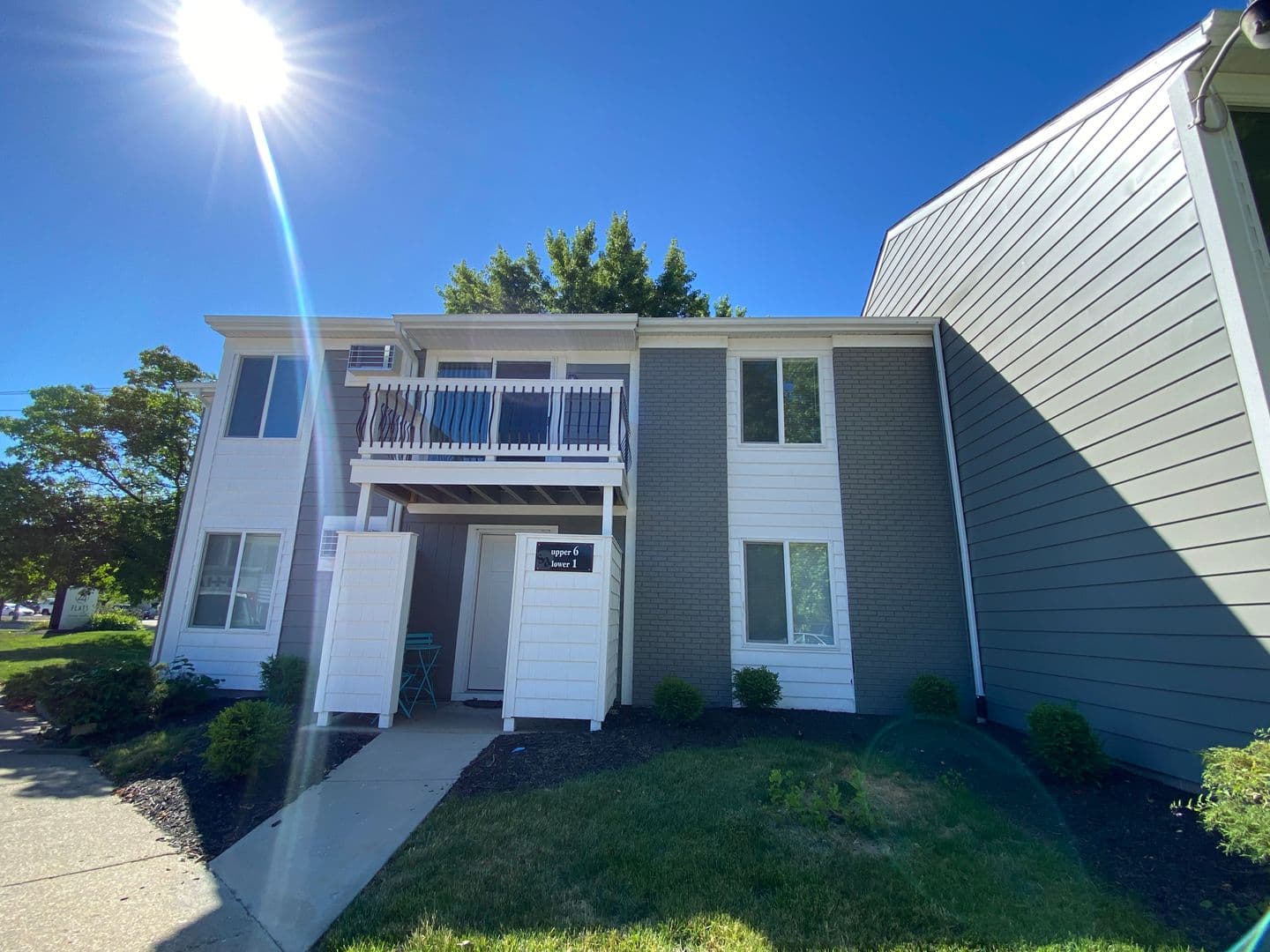 Lafayette Apartment: 2450 Earl Ave