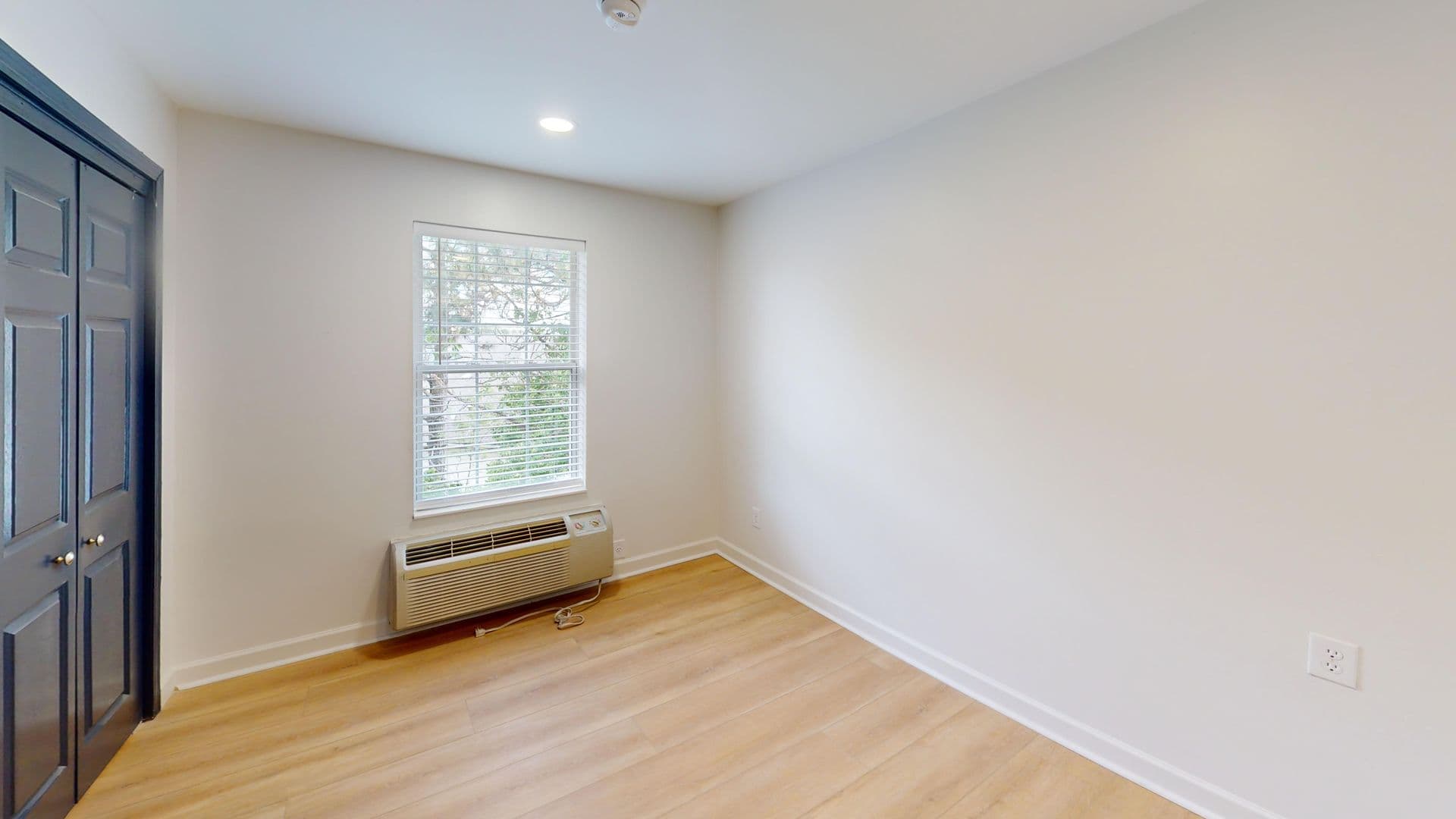 Indianapolis Apartment: 5802 W 71st Street
