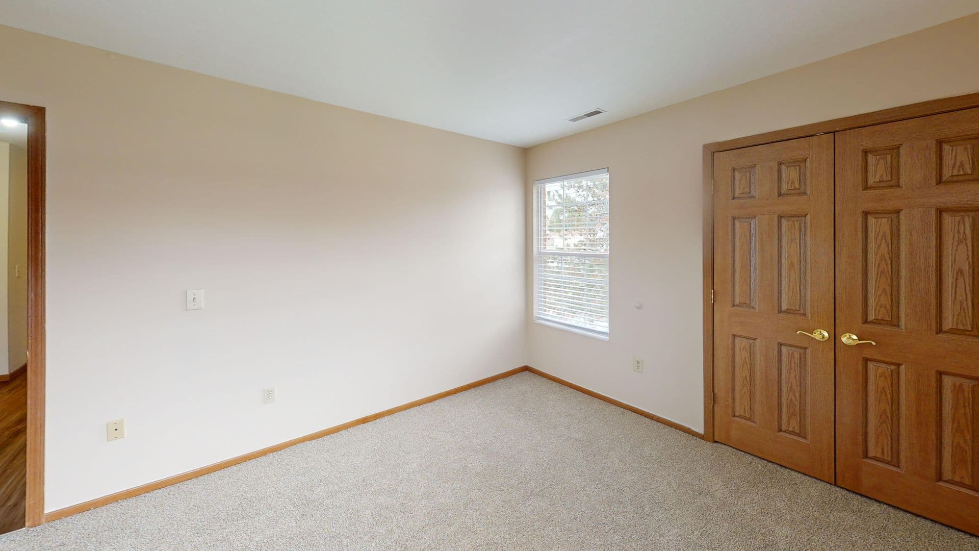 Elwood Apartment: 239 N 13th St