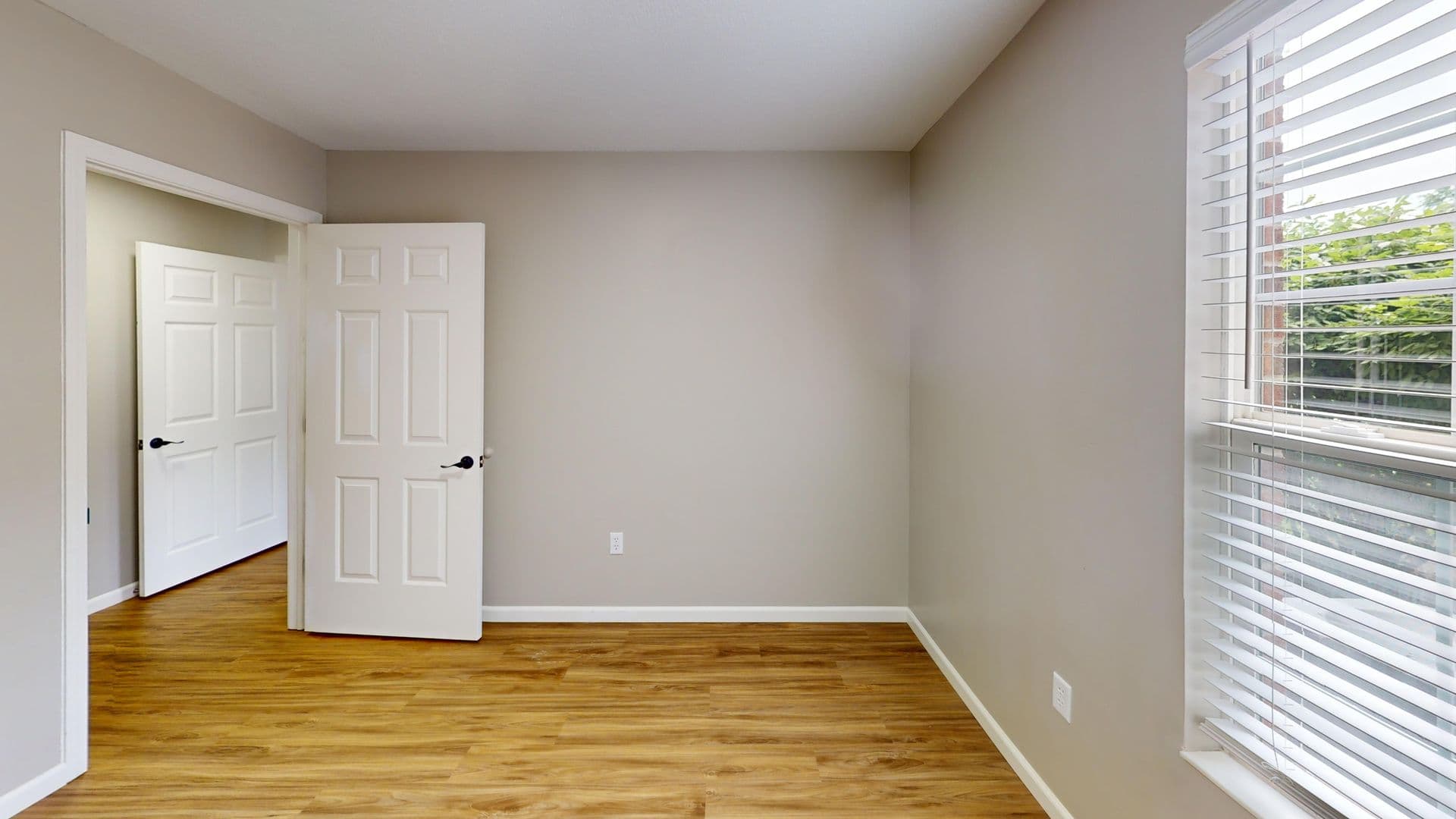 Elwood Apartment: 239 N 13th St