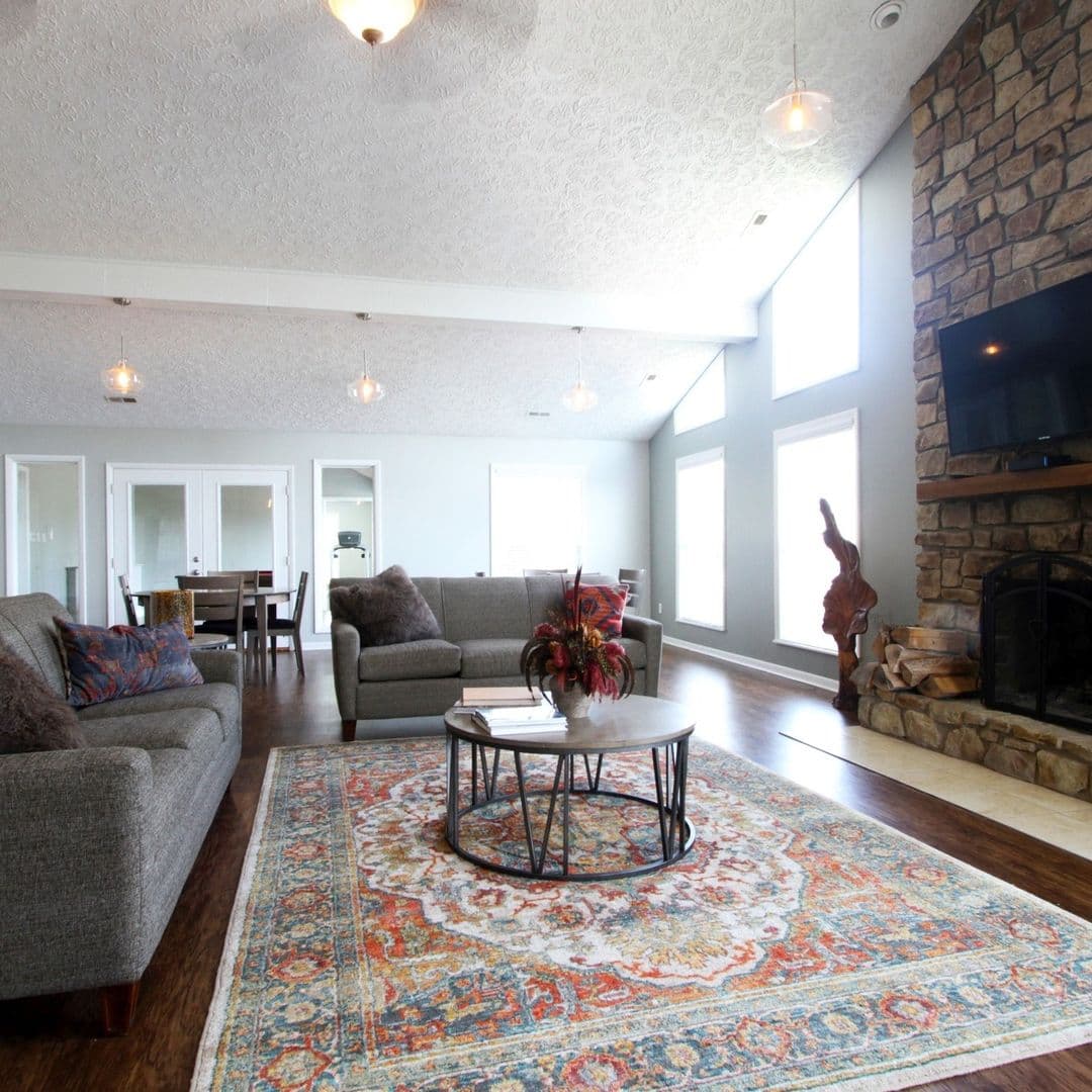 Anderson Apartment: 1804 S Cross Lakes Circle