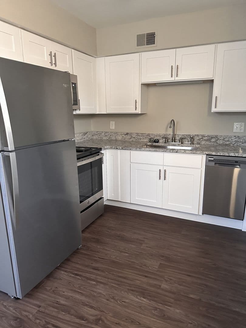 Indianapolis Apartment: 4554 Winthrop Ave.