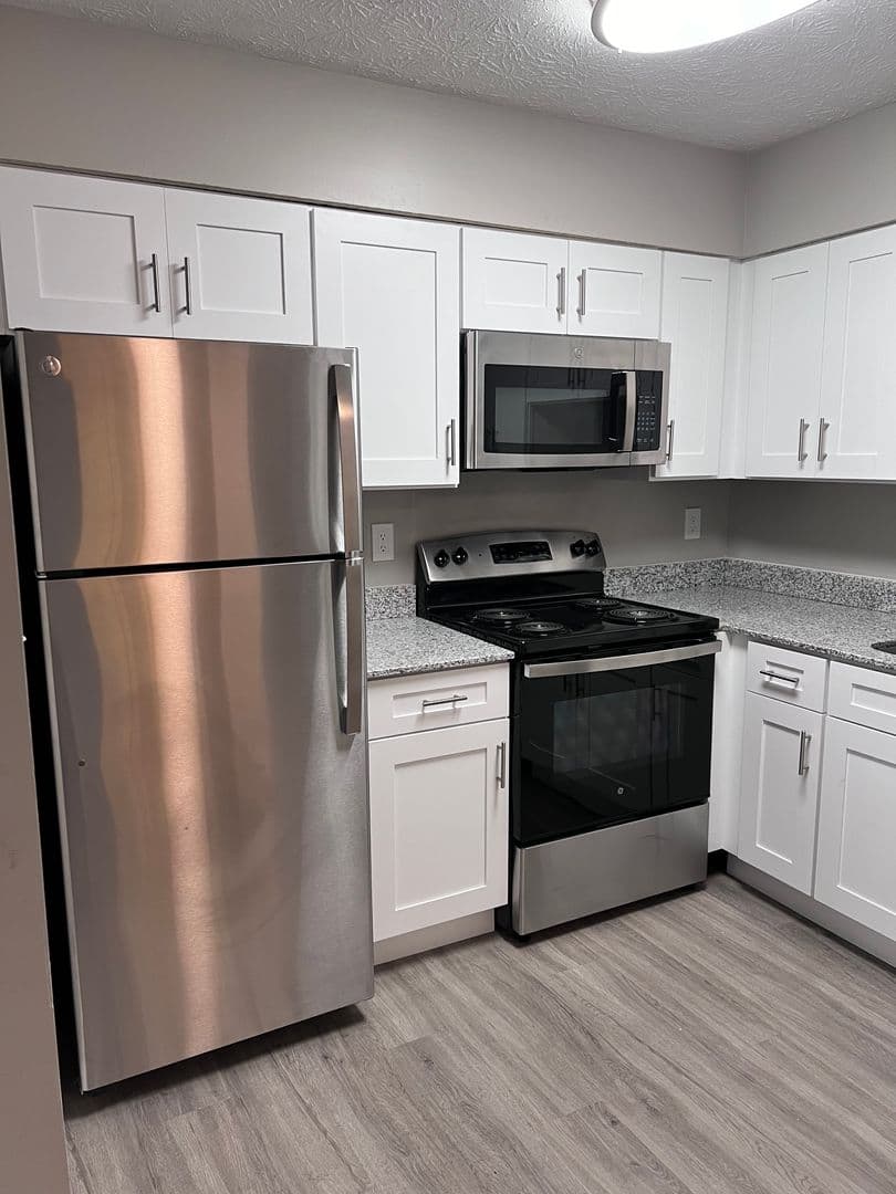 Lafayette Apartment: 374 Elston Road