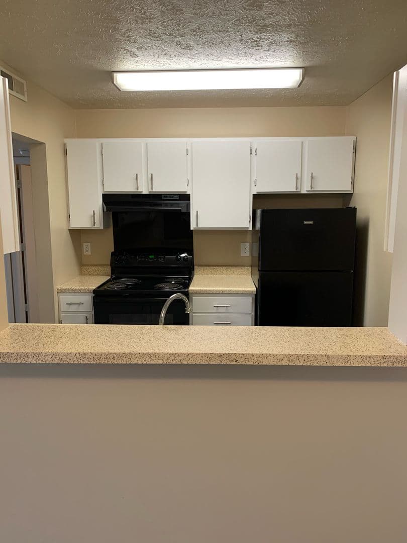 Muncie Apartment: 125 E Oldfield Ln