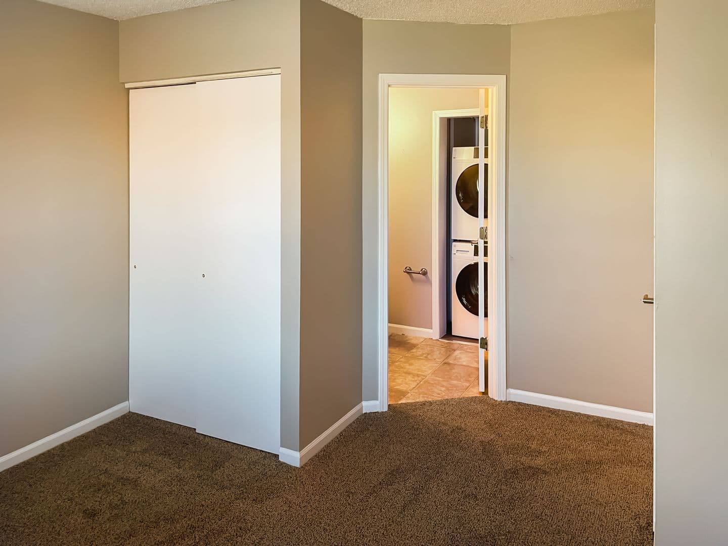 Marion Apartment: 5000 Prestwick Square