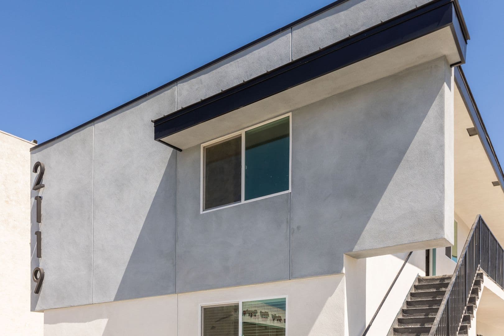 Redondo Beach Apartment: 2119 Mathews Ave