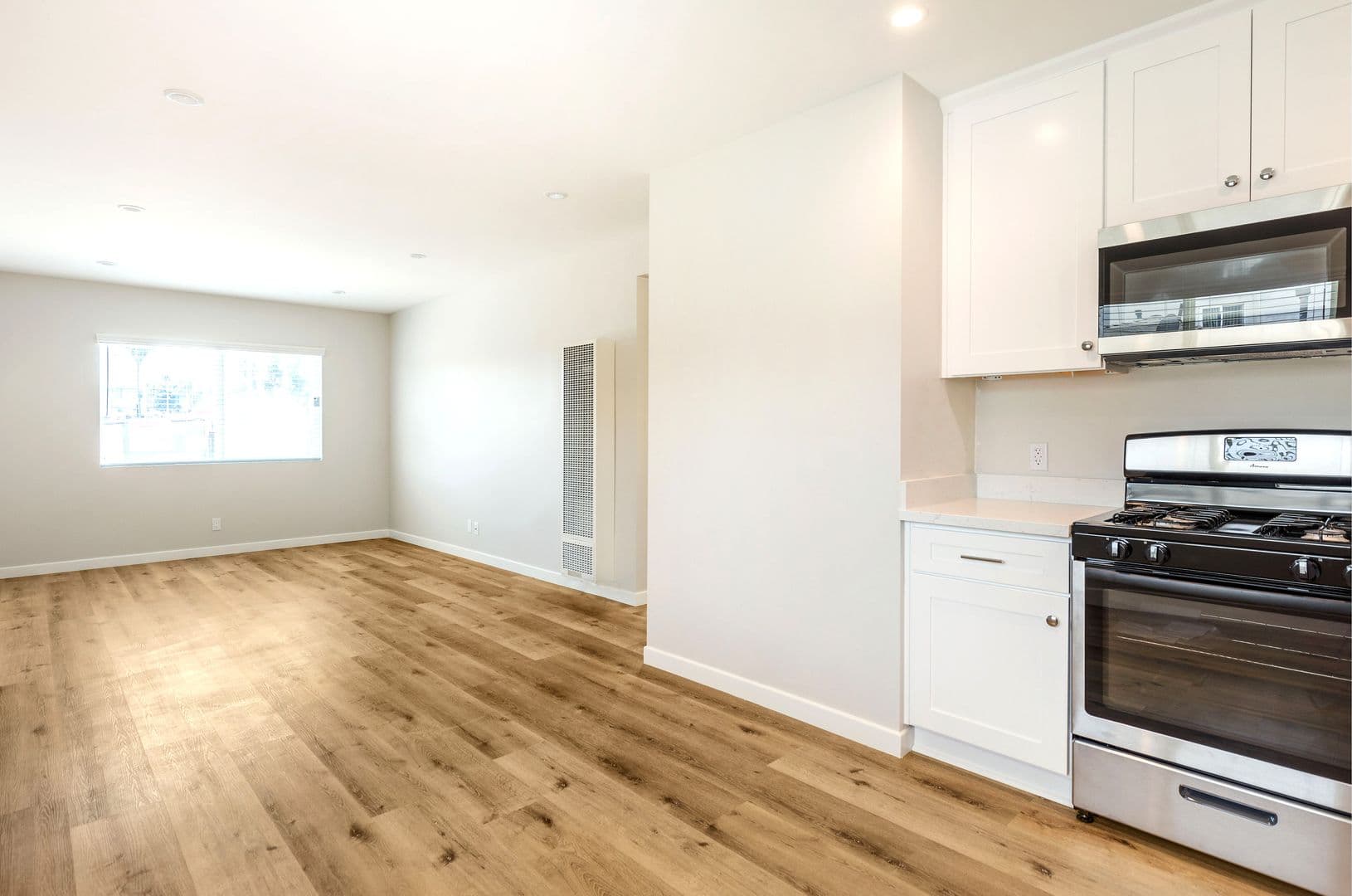Redondo Beach Apartment: 2119 Mathews Ave