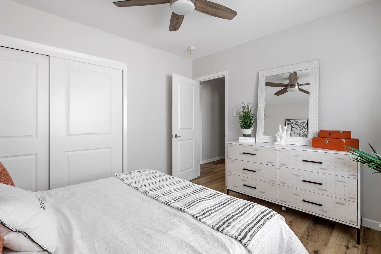 Redondo Beach Apartment: 2119 Mathews Ave