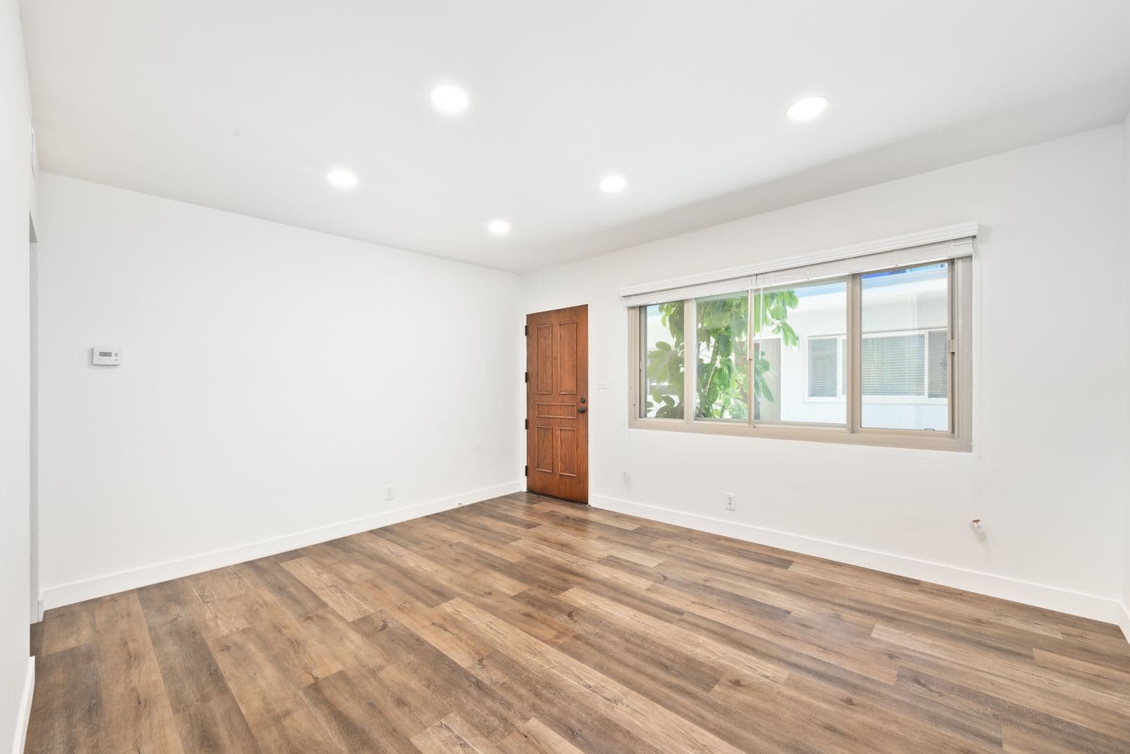 El Segundo Apartment: 1633 & 1637 E. Maple Ave