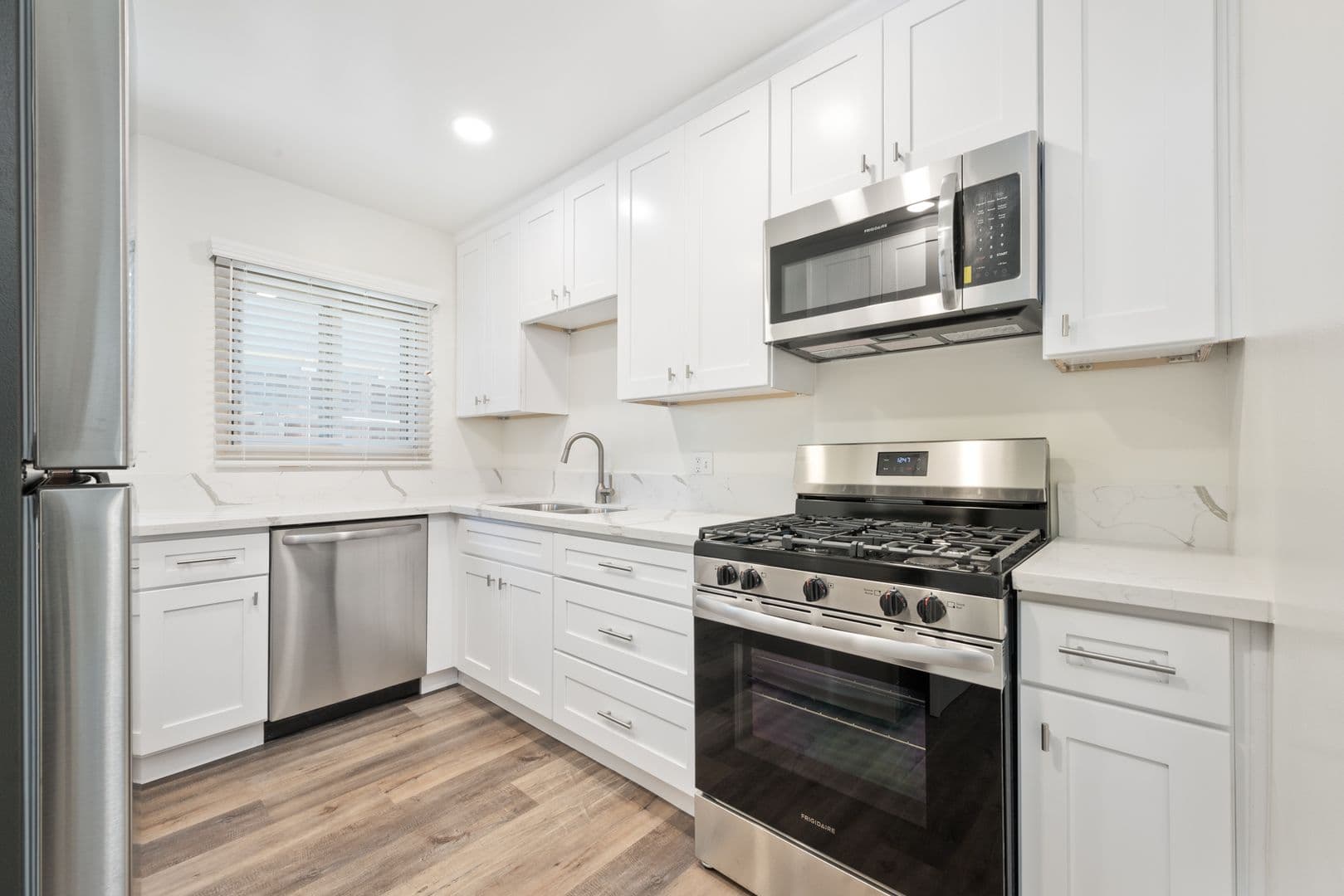 El Segundo Apartment: 1633 & 1637 E. Maple Ave