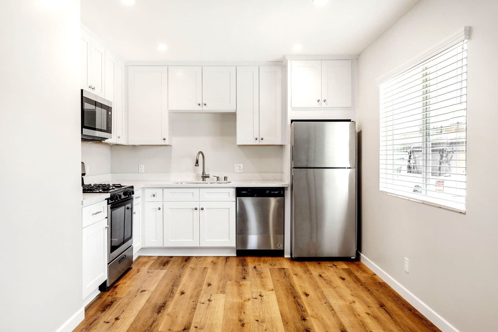 Redondo Beach Apartment: 2119 Mathews Ave