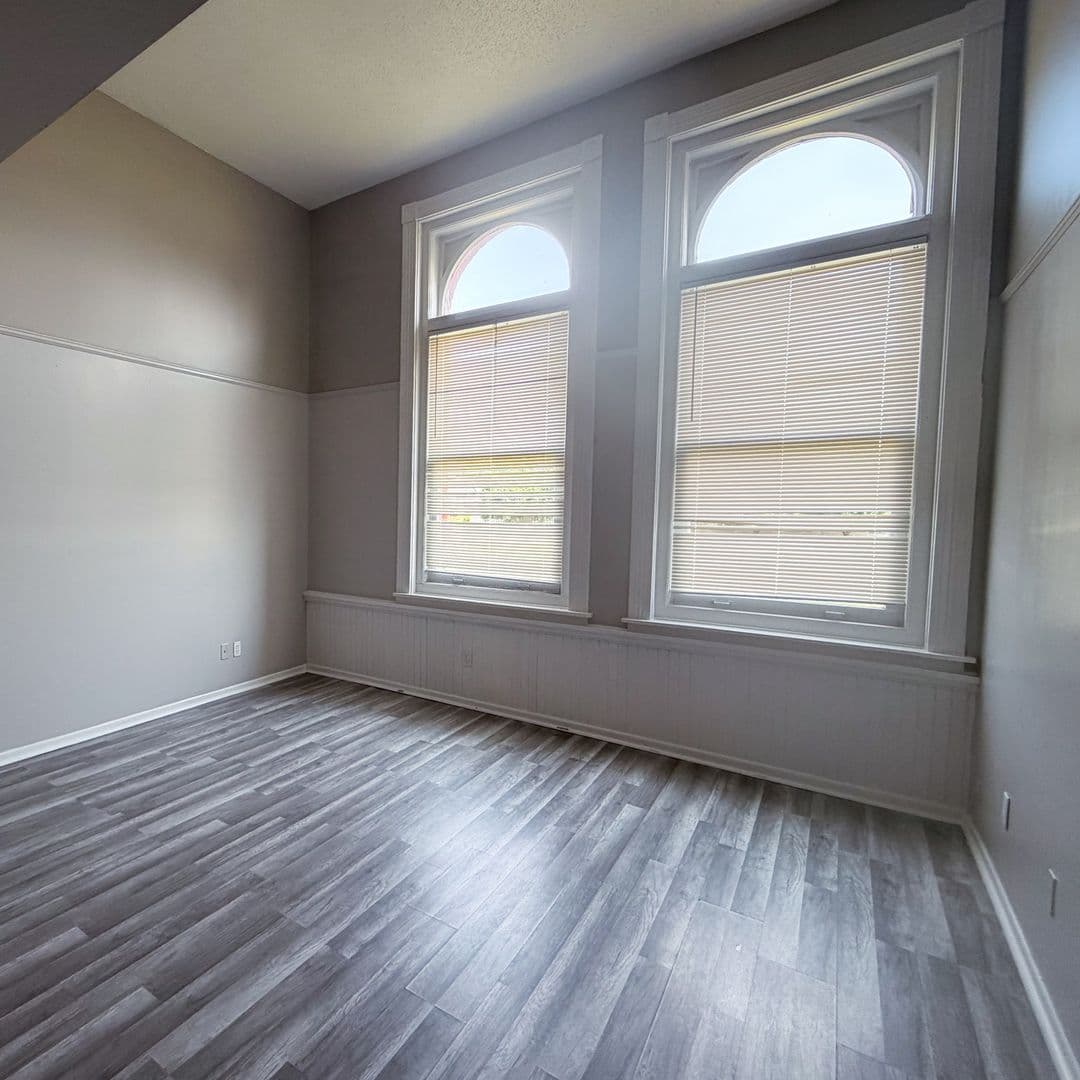 Omaha Apartment: 1012 S 24th St