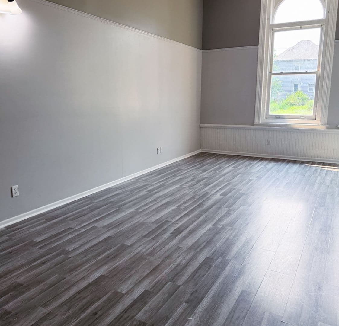 Omaha Apartment: 1012 S 24th St