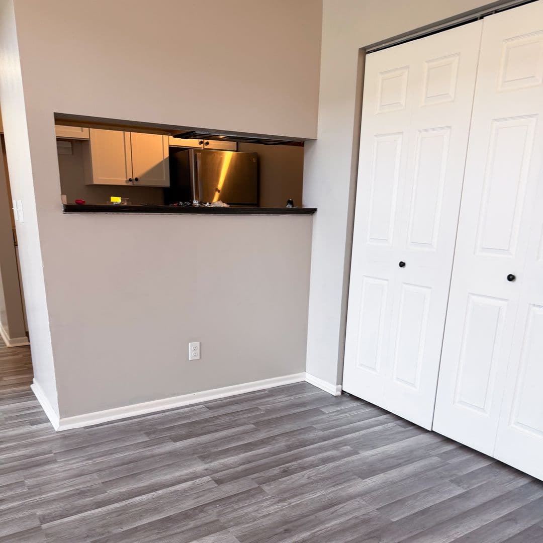 Omaha Apartment: 1012 S 24th St