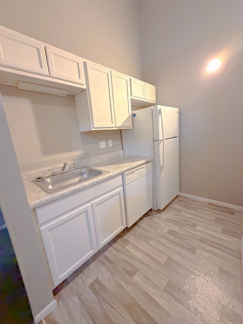 Omaha Apartment: 1012 S 24th St