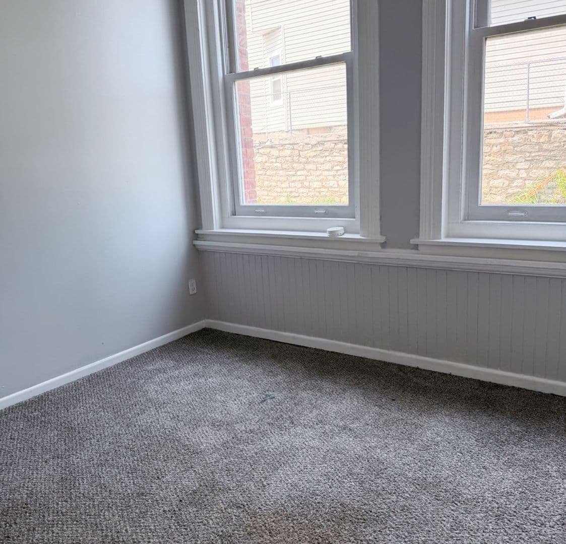 Omaha Apartment: 1012 S 24th St