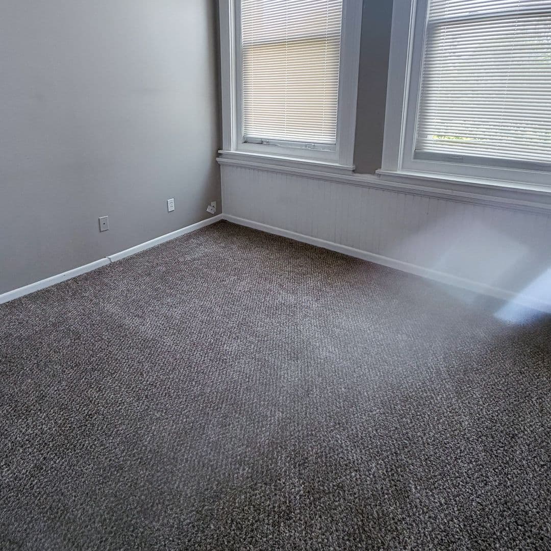 Omaha Apartment: 1012 S 24th St