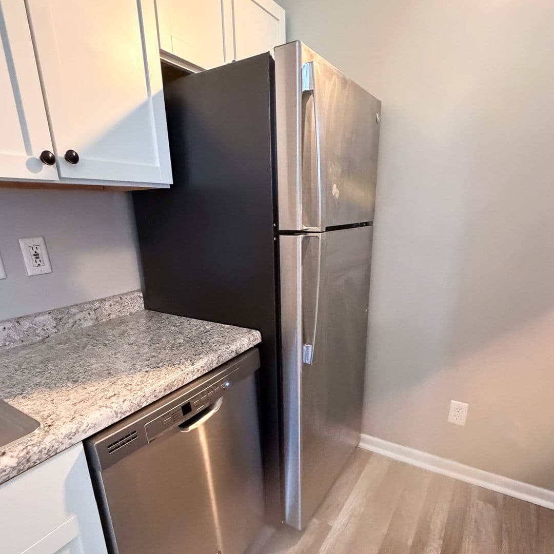 Omaha Apartment: 1012 S 24th St