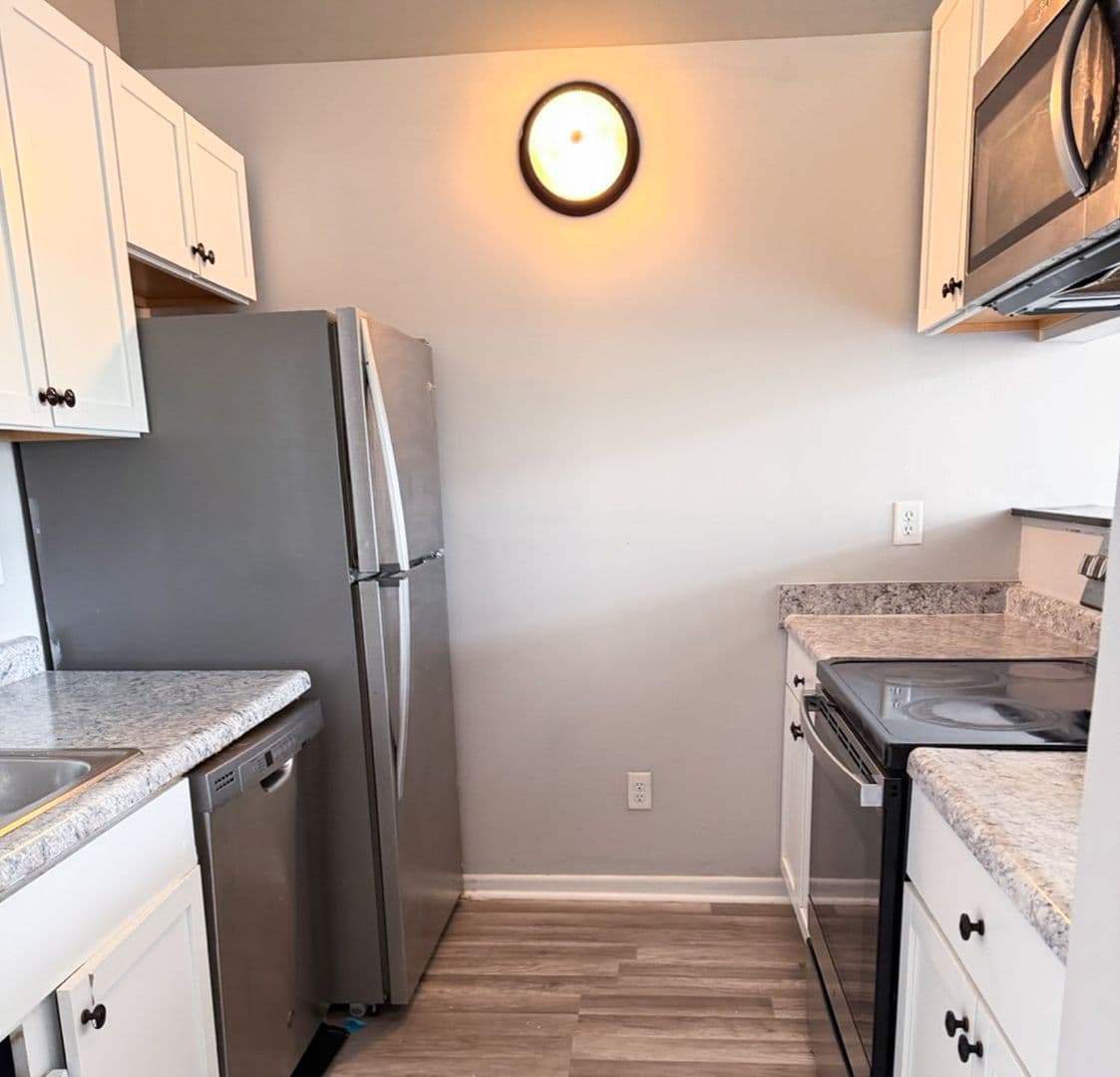 Omaha Apartment: 1012 S 24th St