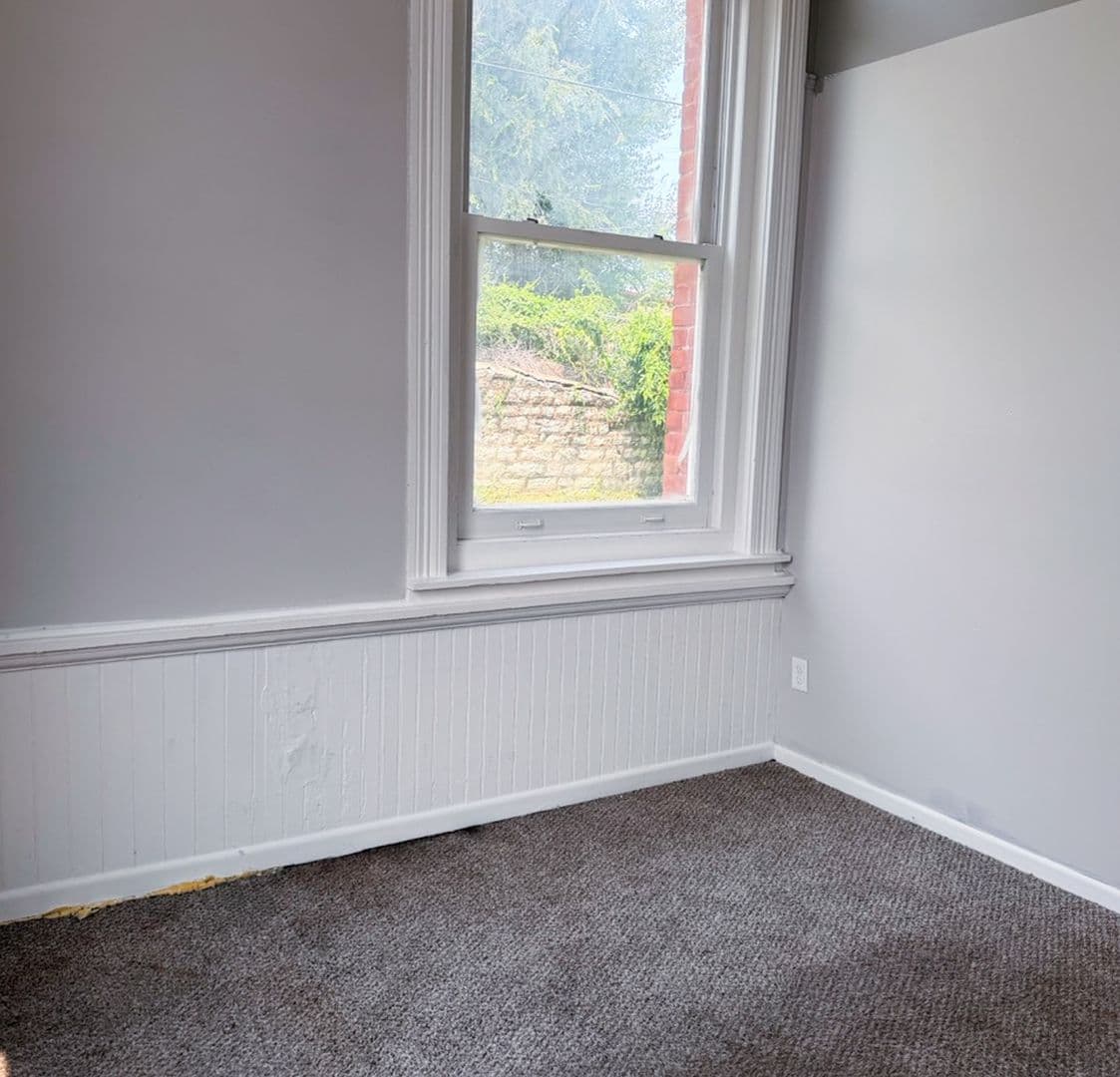 Omaha Apartment: 1012 S 24th St